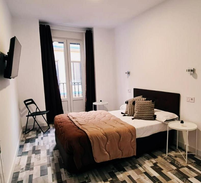 Hostal Andrea Granvia Madrid Luaran gambar
